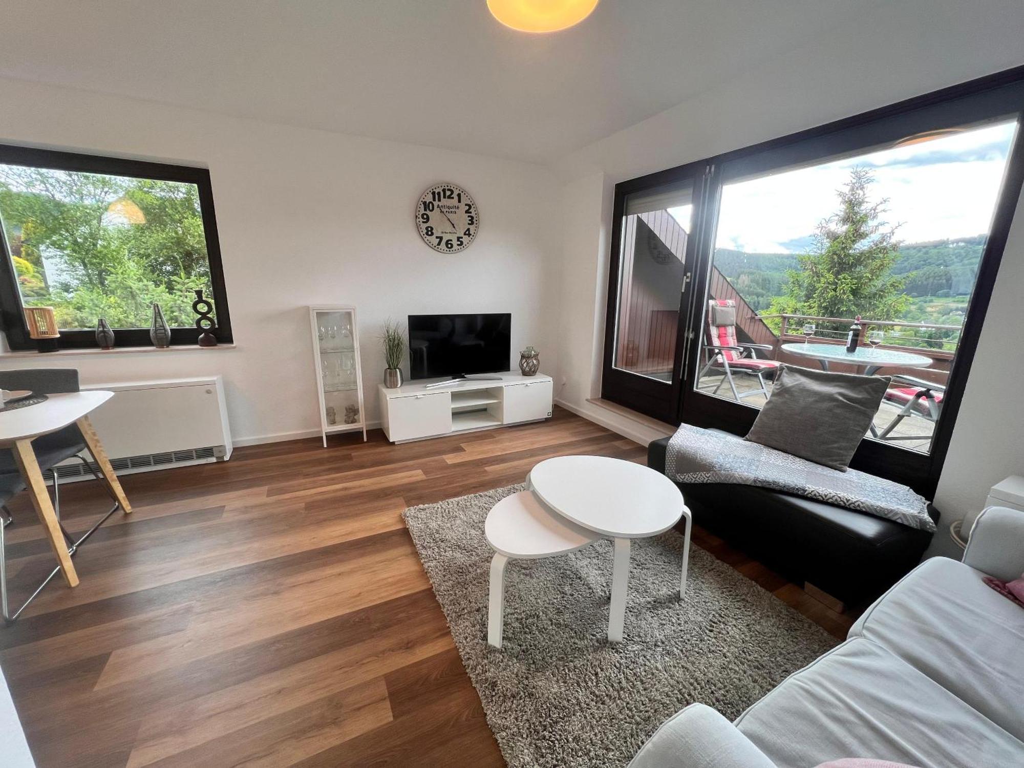 Gemuetliche 3-Zimmer-Wohnung Mit Panoramablick Und Kostenlosem Ueberdachten Parkplatz ヴィンターベルク エクステリア 写真